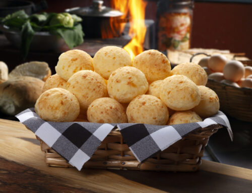 Die Saga des Pão de Queijo (wörtlich übersetzt: Käsebrot): Eine Geschmacksreise durch Minas Gerais